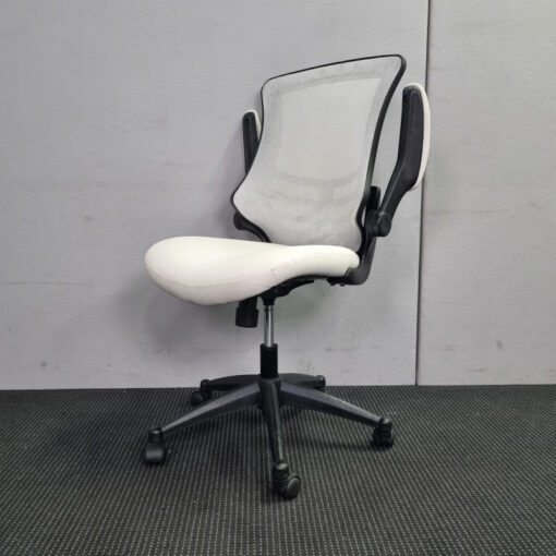 White Mesh Office Chair - 1 available - Image 5
