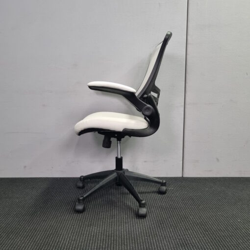 White Mesh Office Chair - 1 available - Image 3
