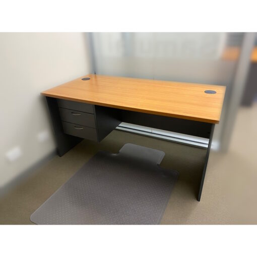 Straight Desk - 1500 x 750 - SOLD