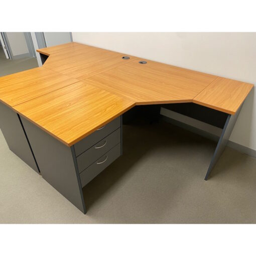 Corner Workstation - 1500 x 1200 - SOLD