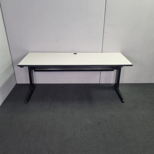 Manual Height Adjustable Desk 1800 x 700 - 1 available - Image 3