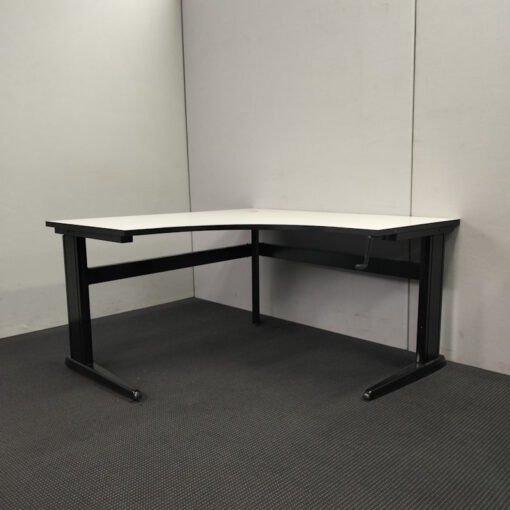 Manual Height Adjustable Corner Workstation 1400 x 1400 - SOLD - Image 3