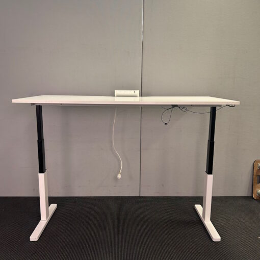 Electric Height Adjustable Straight Desk - 1800 x 800 - SOLD - Image 5