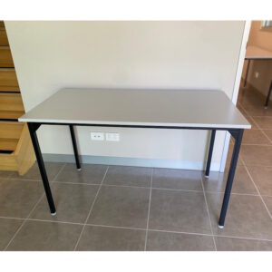Table 1200 x 600 - 3 available