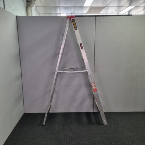 Gorilla M008-D 120kg 8-Step Platform Ladder - 1 available - Image 3