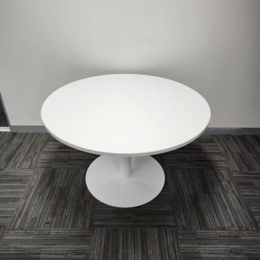 Round Table 1200D - 1 available - Image 3