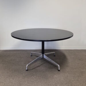 Round Table 1350D with Herman Miller Eames® Universal Base - 1 available