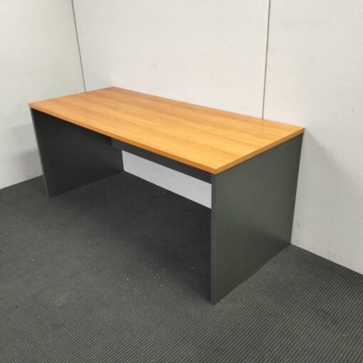 Straight Desk - 1650 x 700 - 1 available - Image 2