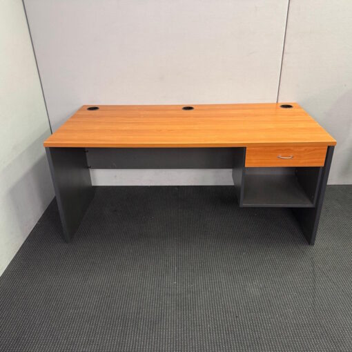 Straight Desk - 1650 x 800 - 2 available - Image 3