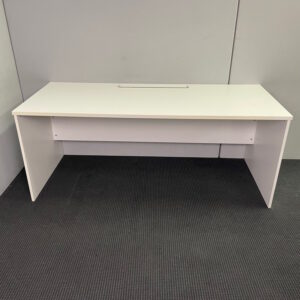 Straight Desk