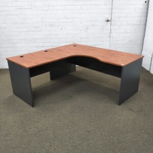 Corner Workstation 1800 x 1800 - 4 available