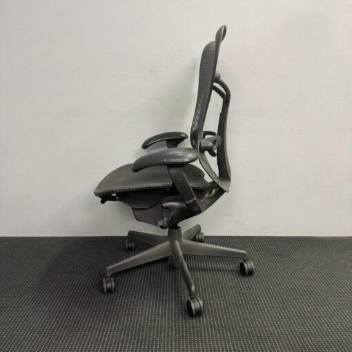 Herman Miller Mirra Chair - 1 available - Image 4