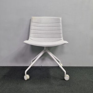 Catifa 46 4 Way Castor & Swivel Chair by Arper - 1 available