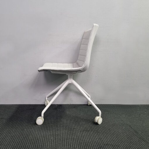 Catifa 46 4 Way Castor & Swivel Chair by Arper - 1 available - Image 3