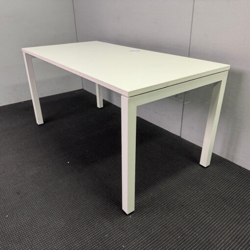 Straight Desk - 1650 x 750 - 1 available - Image 2
