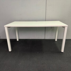 Straight Desk - 1650 x 750 - 1 available