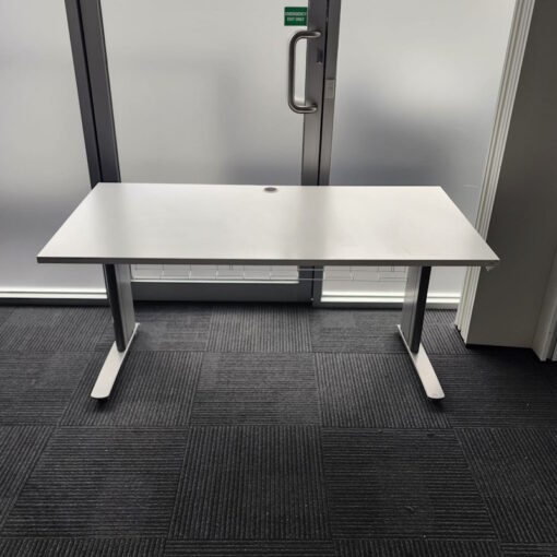 Straight Desk - 1500 x 750 - 16 available - Image 3