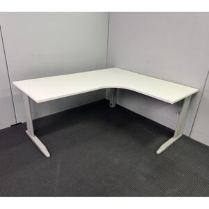 Corner Workstation - 1800 x 1500 - 3 available