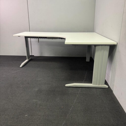 Corner Workstation - 1800 x 1500 - 3 available - Image 3