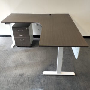 Electric Height Adjustable Corner Workstation 1575 x 1575 - 1 available