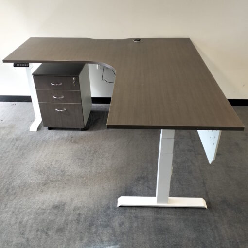 Electric Height Adjustable Corner Workstation 1575 x 1575 - 1 available