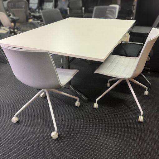 Catifa 46 4 Way Castor & Swivel Chair by Arper - 65 available - Image 3