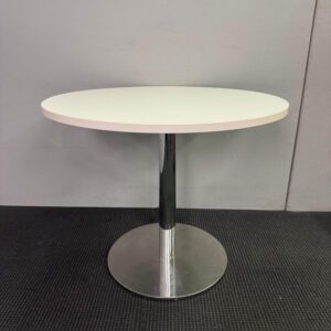 Round Table - 900mm in Diameter - 1 available