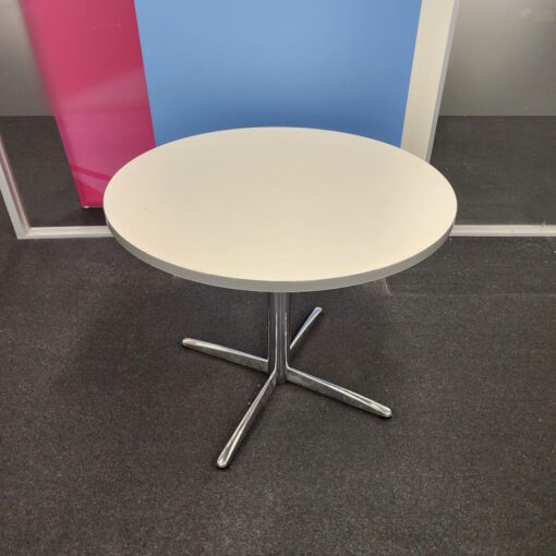 Round Table - 900mm in Diameter - 1 available