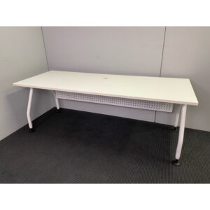 Straight Desk - 2000 x 700 - 5 available