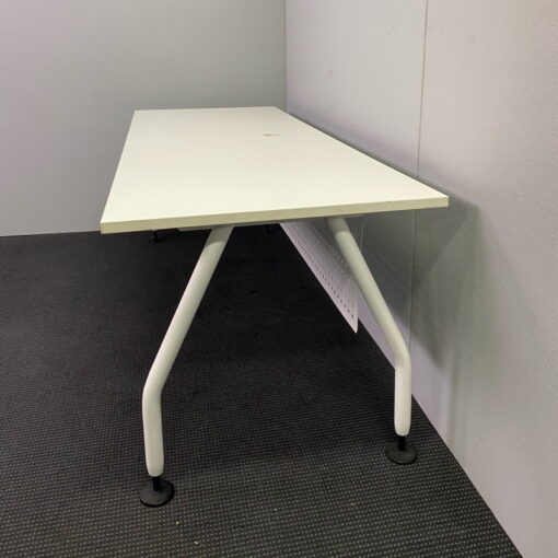 Straight Desk - 2000 x 700 - 3 available - Image 4