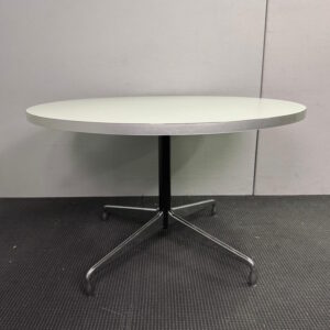 Round Table 1200D - 1 available