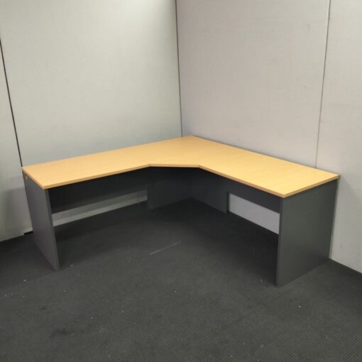 Corner Workstation - 1800 x 1800 - 1 available - Image 2