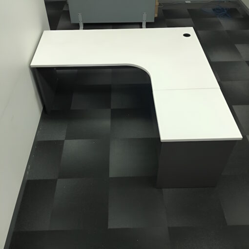 Corner Workstation 1800 x 1800 - 2 available - Image 5