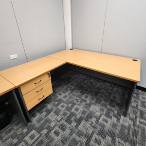 Desk and Return - 1800 x 1800 - 3 available