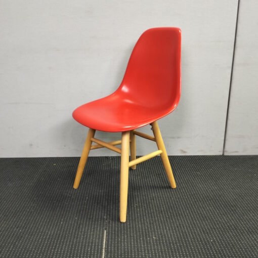 Replica Eames® Plastic Side Chair - 4 available - Image 2