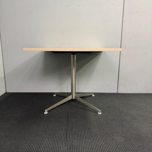 Square Table - 900 x 900 - 1 available - Image 3