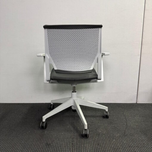 Haworth Very Conference Chair - 12 available - Image 4