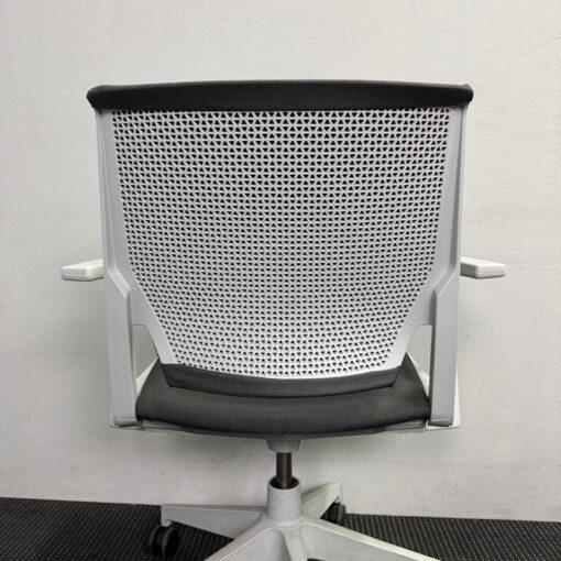 Haworth Very Conference Chair - 12 available - Image 5