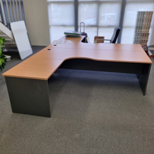 Corner Workstation 2400 x 1800 - 2 available - Image 2