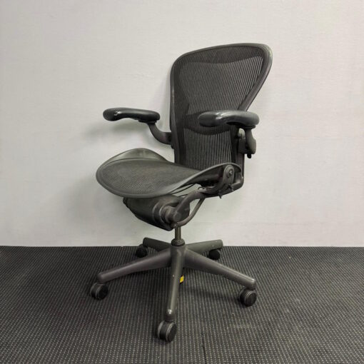 Herman Miller Aeron Office Chair Size B - 1 available - Image 2