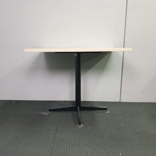 Table - 900 x 750 - 6 available - Image 3