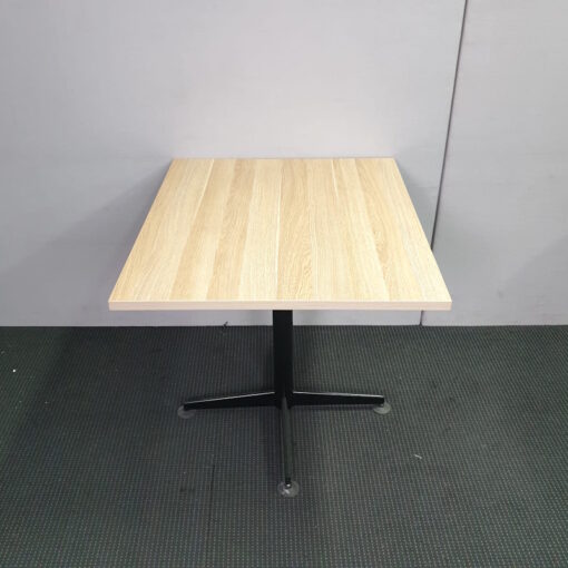 Table - 900 x 750 - 6 available - Image 2