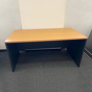Straight Desk - 1500 x 750 - 16 available