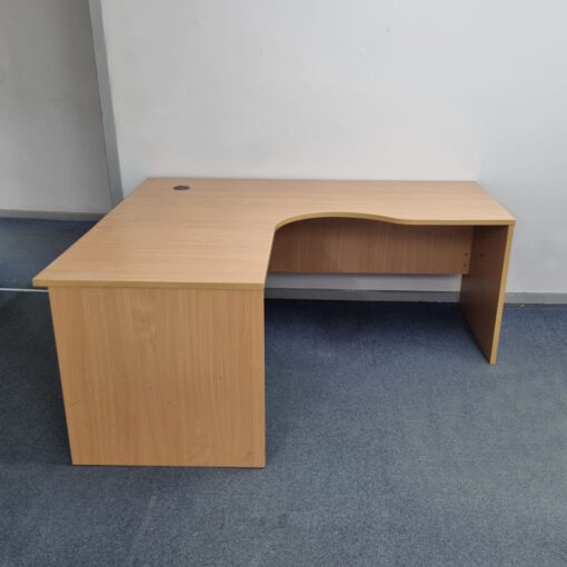 Corner Workstation - 1800 x 1800 - 1 available - Image 2