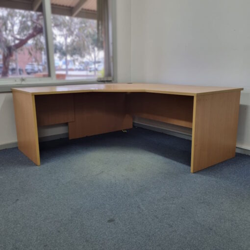 Corner Workstation - 1800 x 1800 - 2 available - Image 3