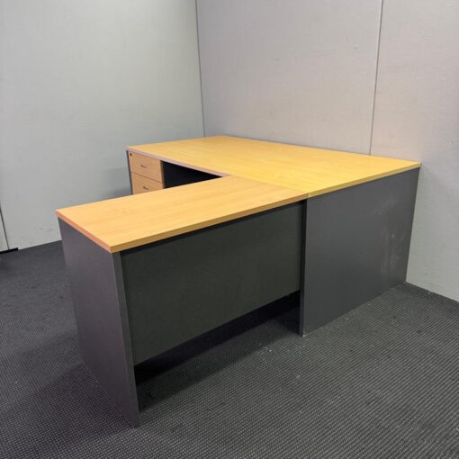 Desk and Return - 1800 x 1800 - 1 available - Image 3
