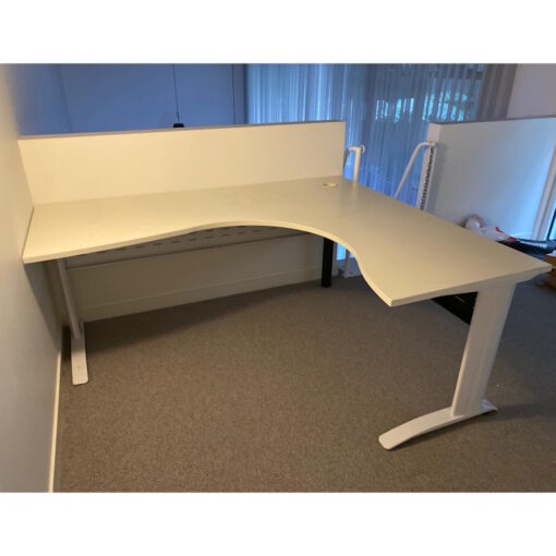 Corner Workstation - 1800 x 1500 - 1 available - Image 2