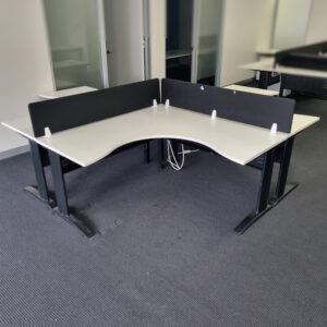 Corner Workstation - 1500 x 1500 - 5 available