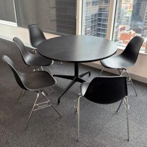 Round Table 1100D with Eames® Universal Base - 1 available