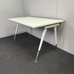 Straight Desk - 2 sizes - 38 available